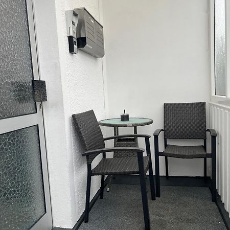 Moderne Helle 2,5 Zimmer Wohnung Mit Grossem Bad Und Kueche In Trossingen Esterno foto