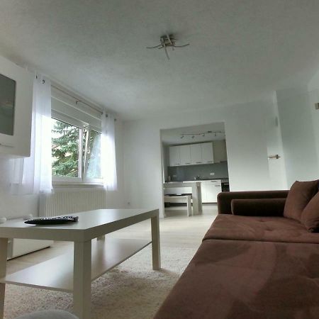 Moderne Helle 2,5 Zimmer Wohnung Mit Grossem Bad Und Kueche In Trossingen Esterno foto