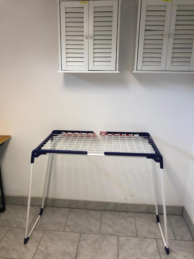 Moderne Helle 2,5 Zimmer Wohnung Mit Grossem Bad Und Kueche In Trossingen Esterno foto