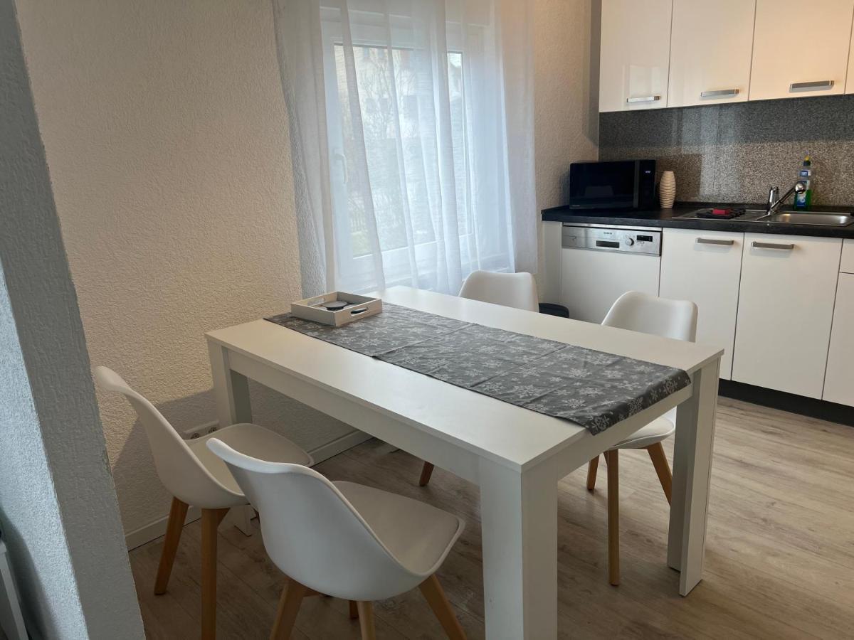 Moderne Helle 2,5 Zimmer Wohnung Mit Grossem Bad Und Kueche In Trossingen Esterno foto