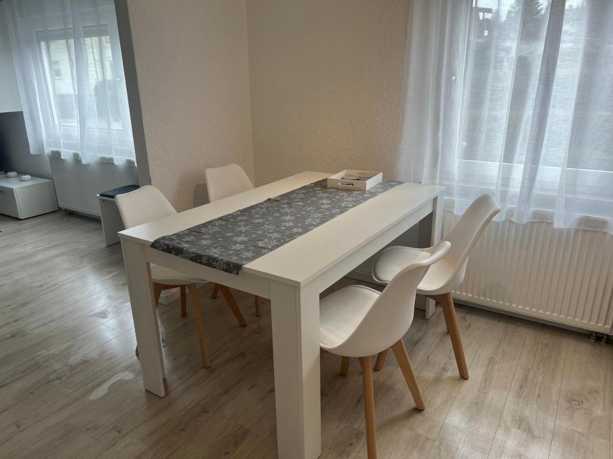 Moderne Helle 2,5 Zimmer Wohnung Mit Grossem Bad Und Kueche In Trossingen Esterno foto