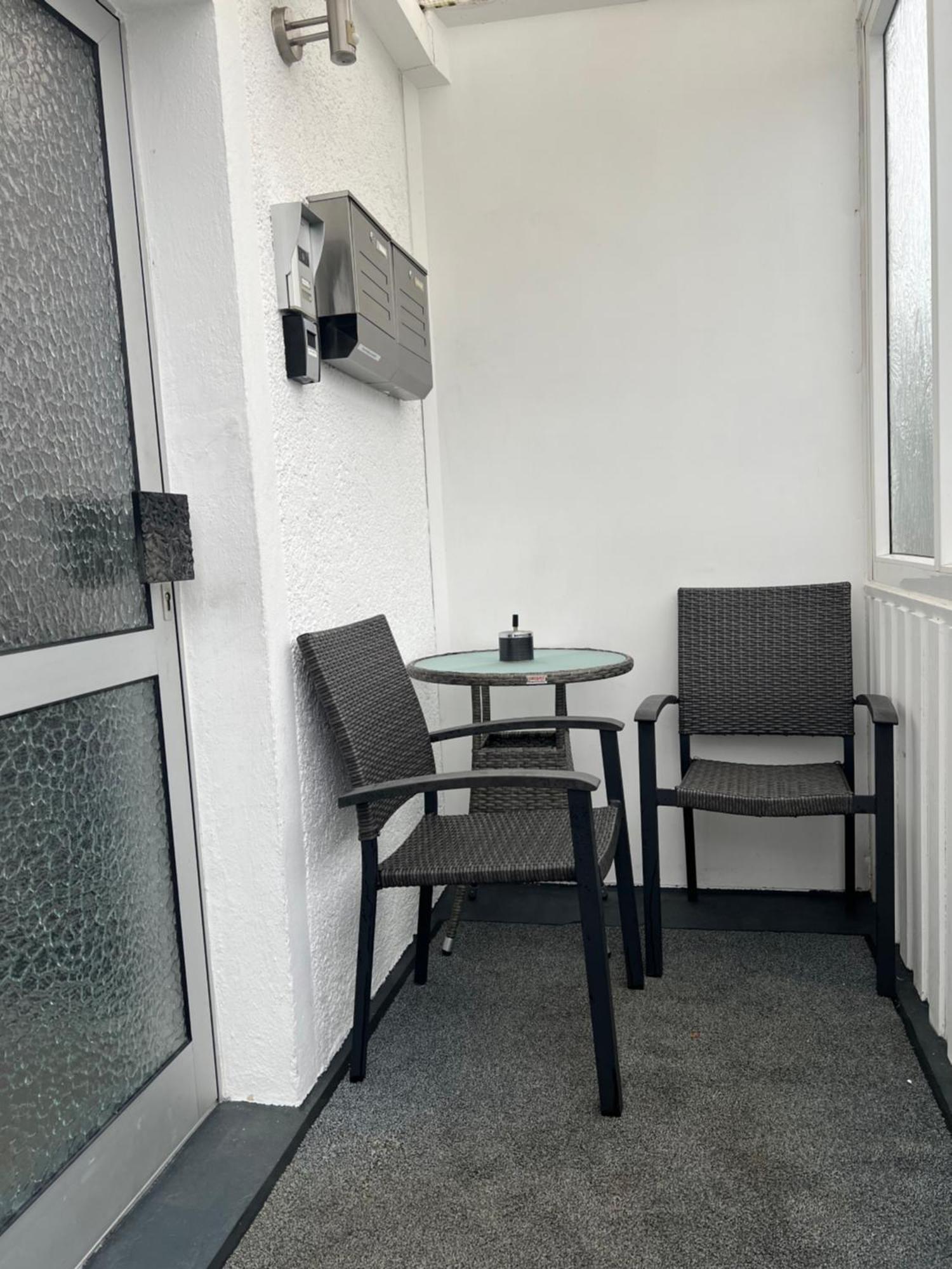 Moderne Helle 2,5 Zimmer Wohnung Mit Grossem Bad Und Kueche In Trossingen Esterno foto